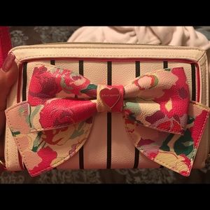 Betsey Jonnson wallet